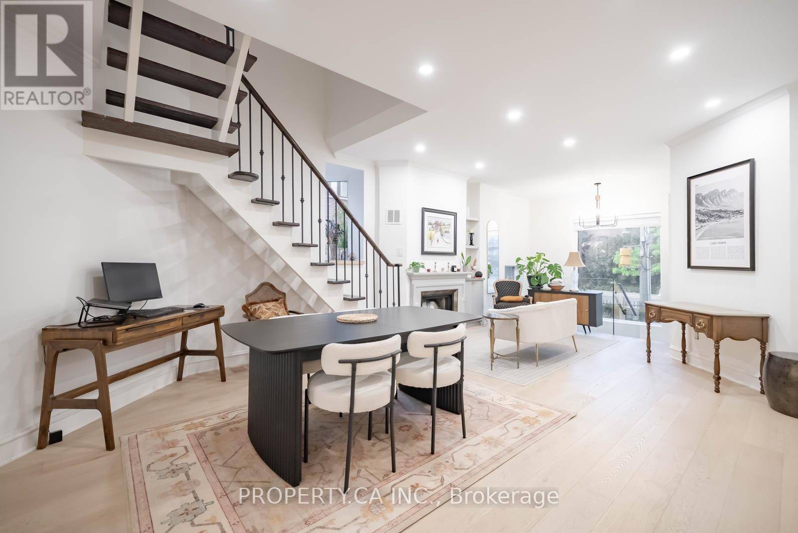 Toronto (casa Loma), ON M4V2H1,300 Avenue RD #5