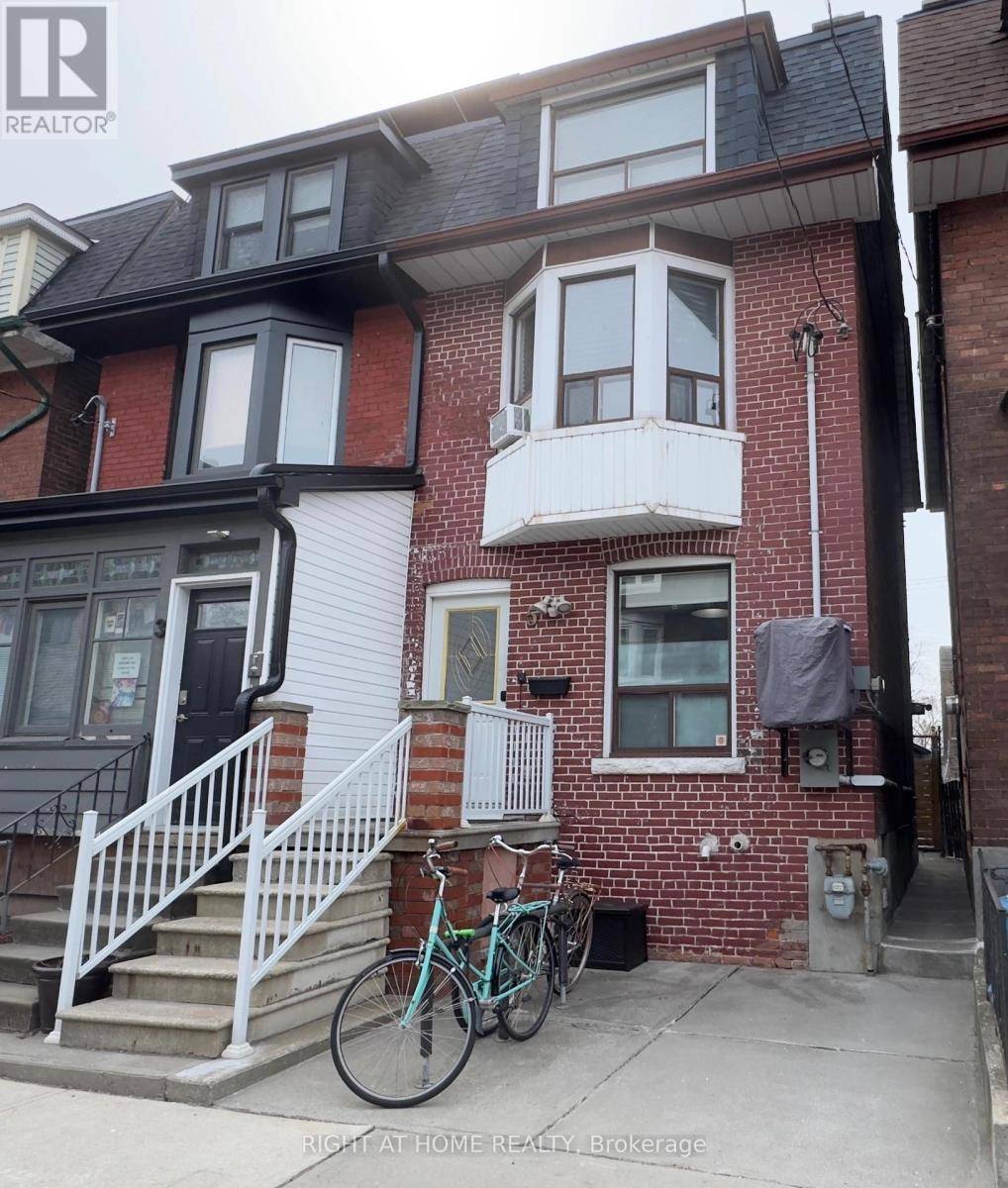 5 PARR STREET, Toronto (little Portugal), ON M6J2E2