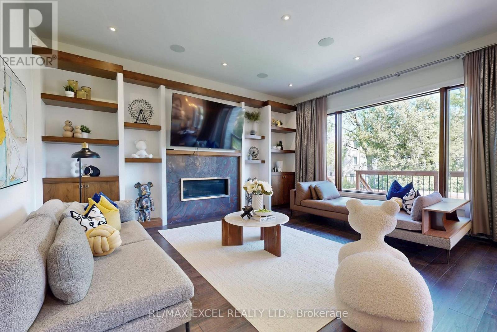 Toronto (willowdale East), ON M2N4P6,216 OLIVE AVENUE