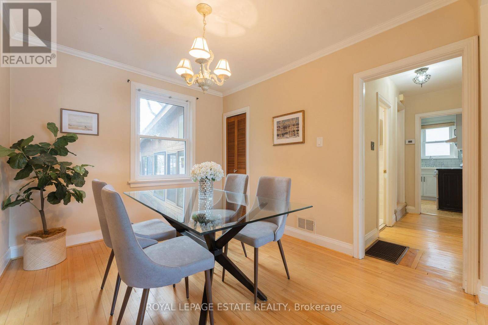 Toronto (willowdale East), ON M2N2X2,69 ANNDALE DRIVE