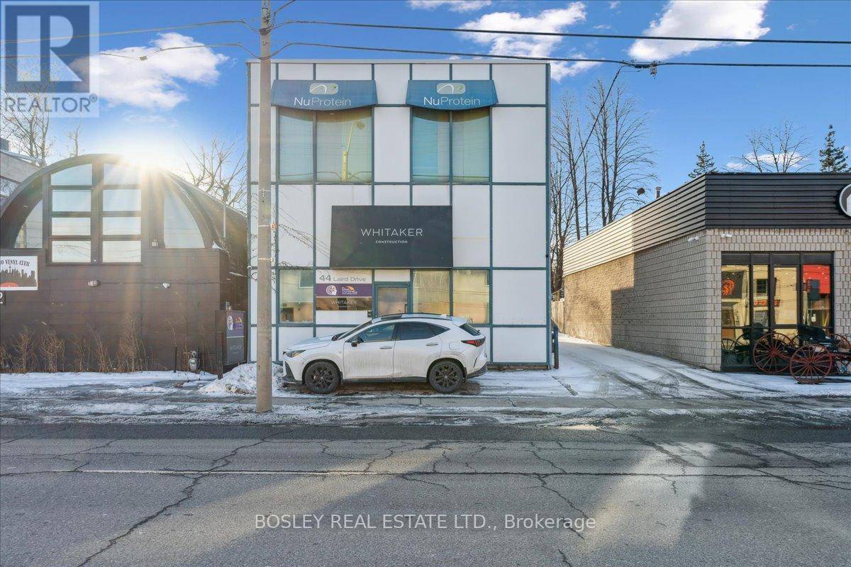 Toronto (leaside), ON M4G3T2,44 Laird DR #3