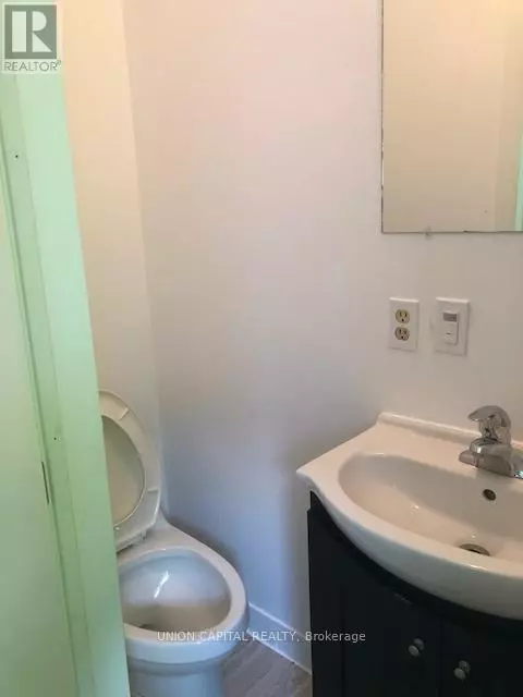 Toronto (willowdale East), ON M2N4K5,97 BYNG AVENUE
