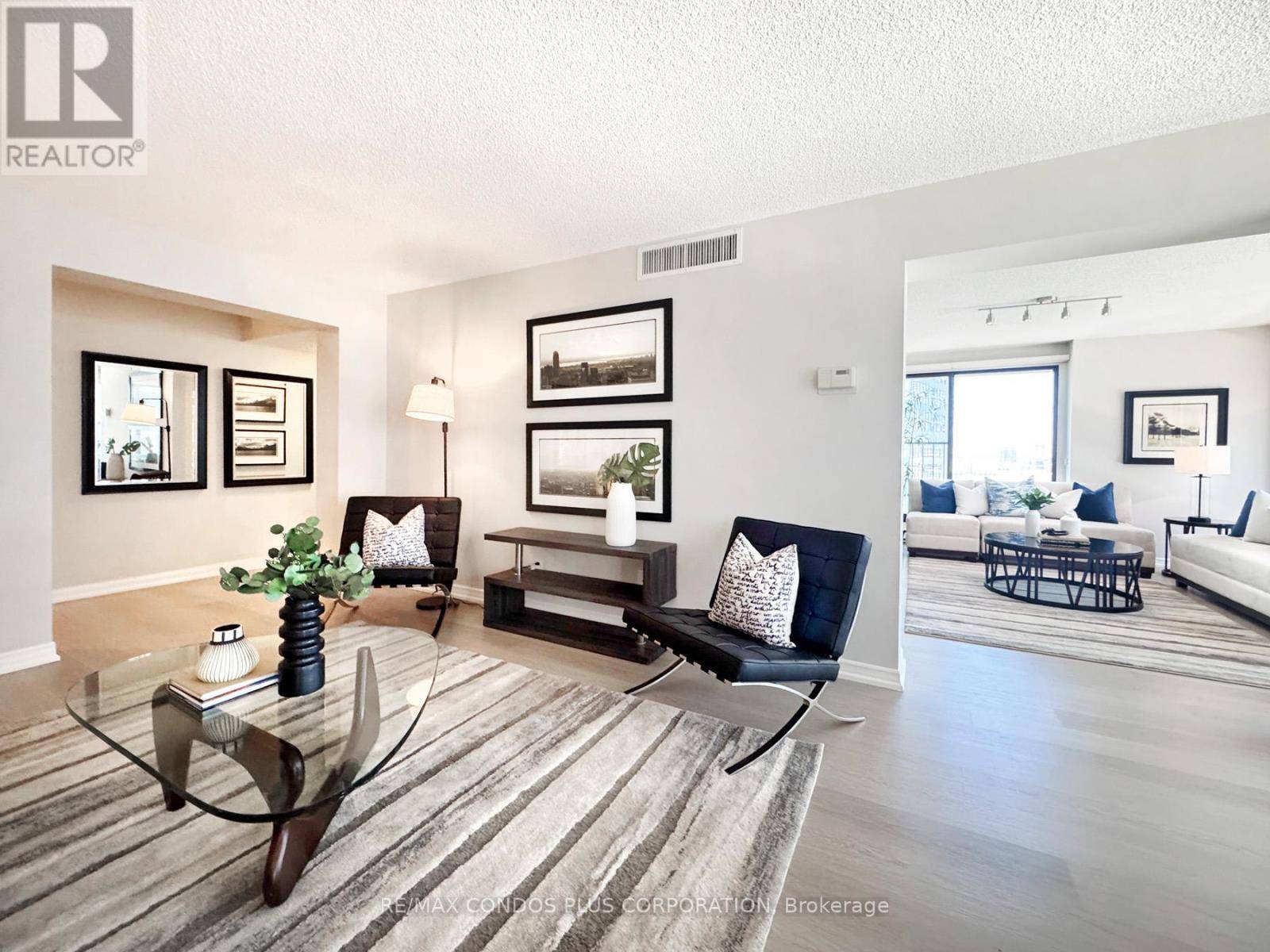 Toronto (waterfront Communities), ON M5J2L1,55 Harbour SQ #1917