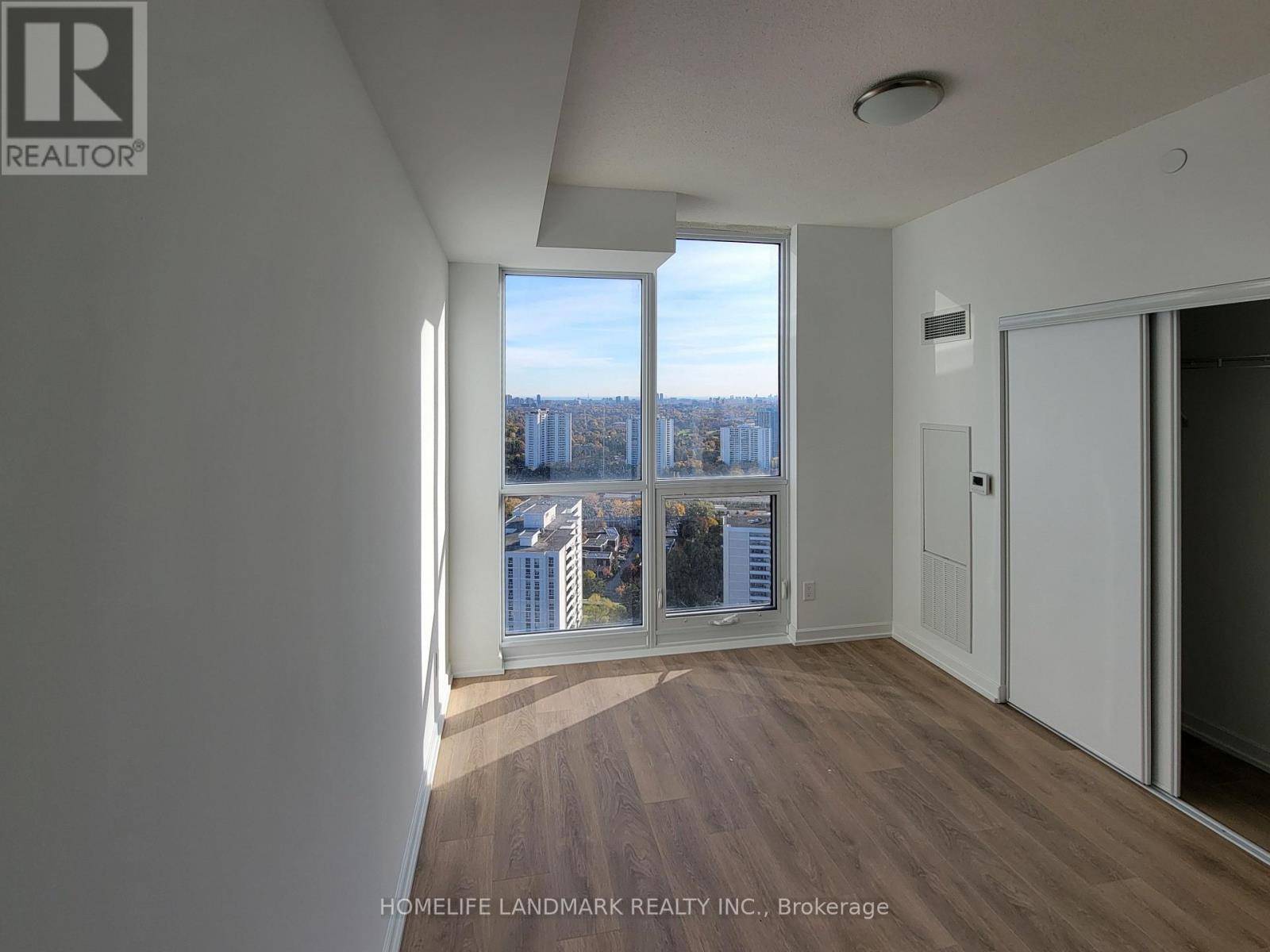Toronto (henry Farm), ON M2J0H2,32 Forest Manor RD #2710