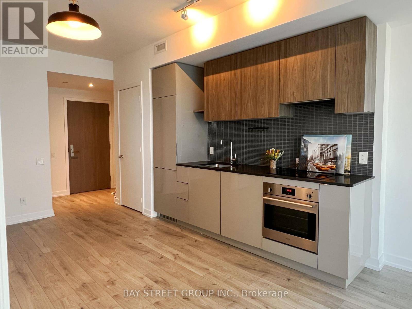 Toronto (mount Pleasant West), ON M4P1P9,161 Roehampton AVE #2707
