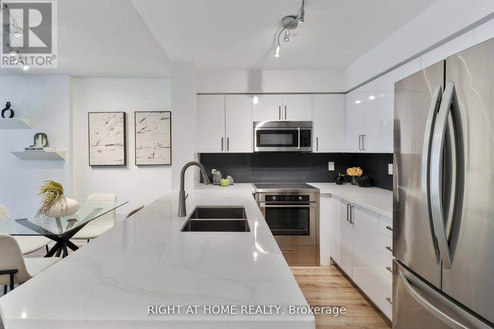 Toronto (moss Park), ON M5A4S9,330 Adelaide ST East #308