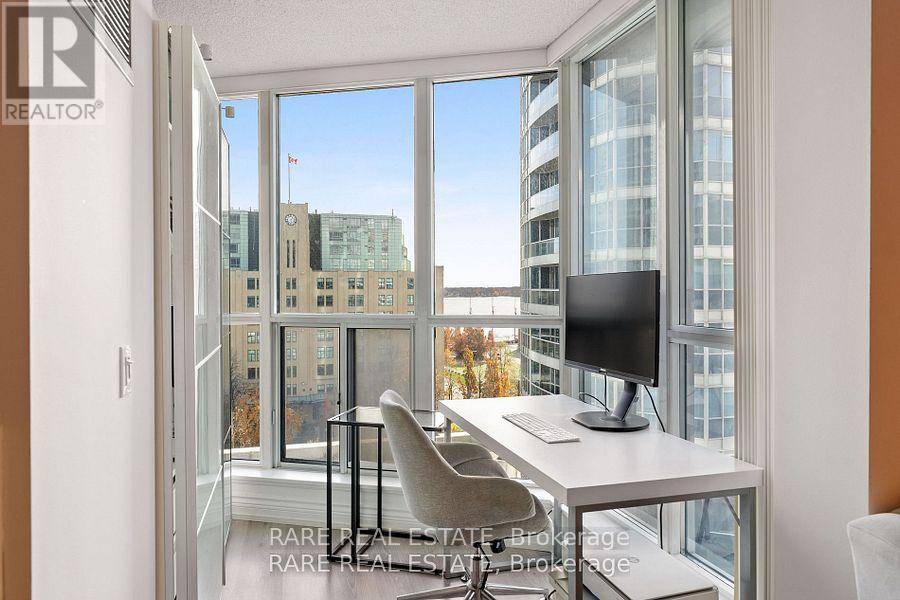 Toronto (waterfront Communities), ON M5J2Y2,8 York ST #911