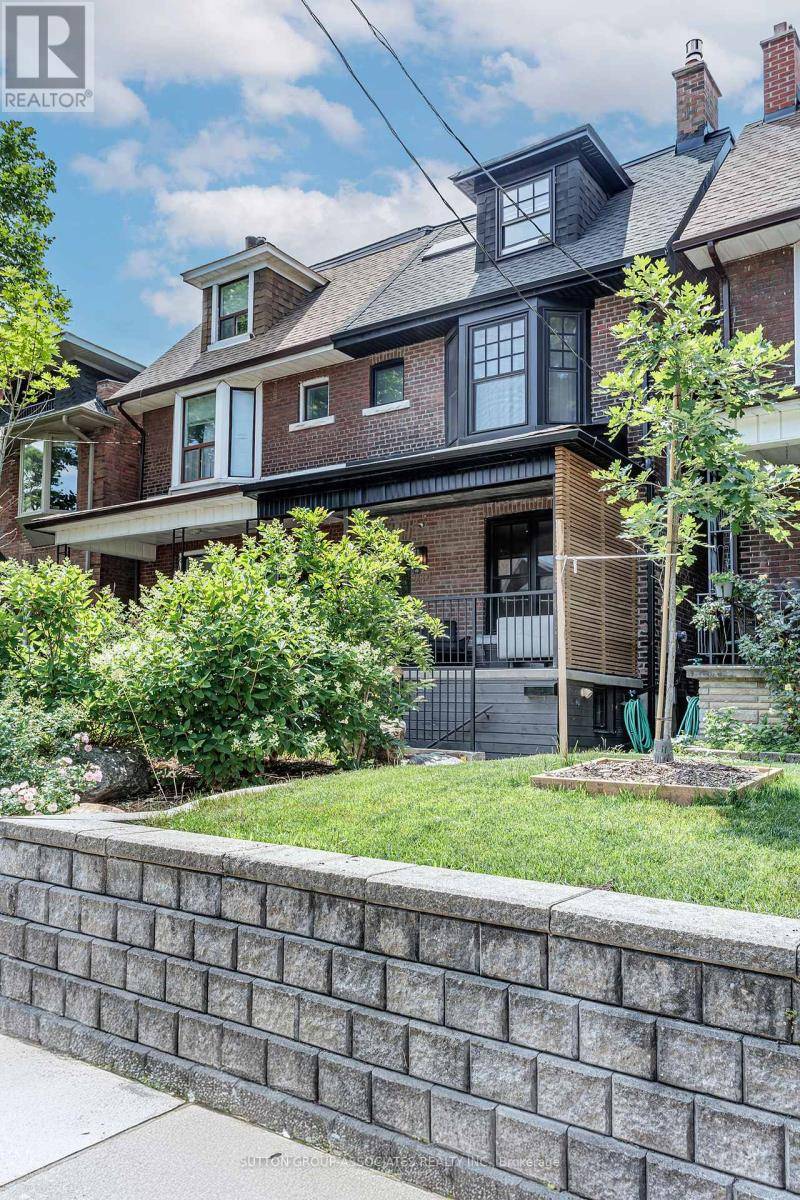 Toronto (palmerston-little Italy), ON M6G3A6,214 GRACE STREET