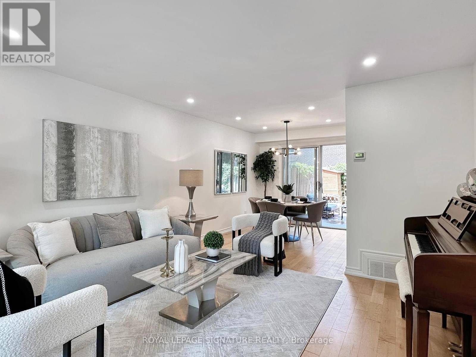 Toronto (willowdale East), ON M2N4H4,14 LOGANDALE ROAD