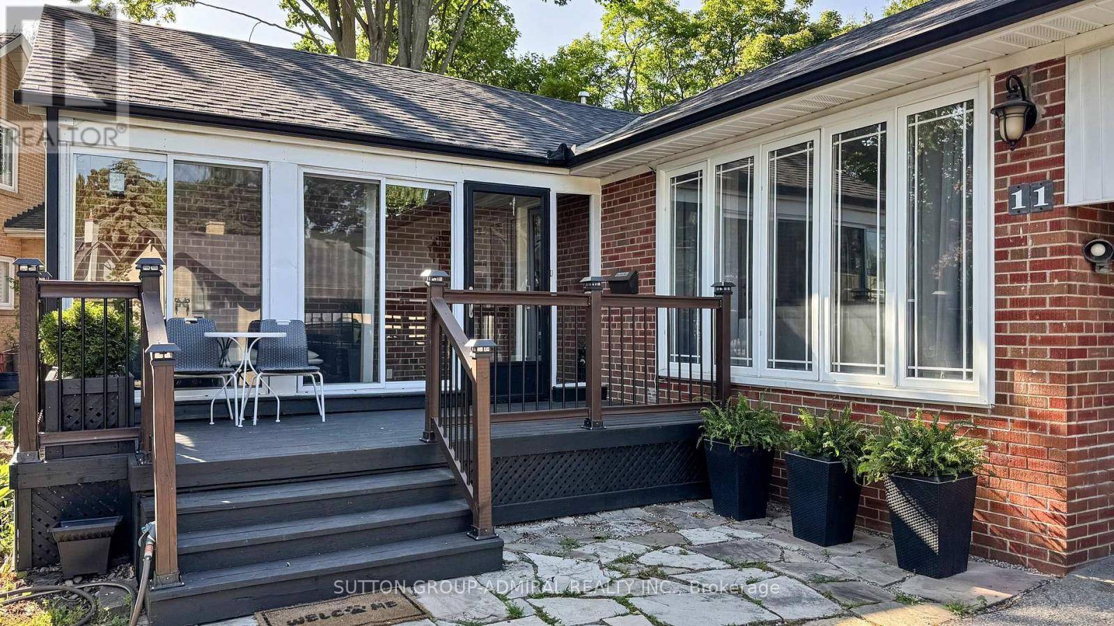 Toronto (banbury-don Mills), ON M3B1A1,11 RAINHAM PLACE