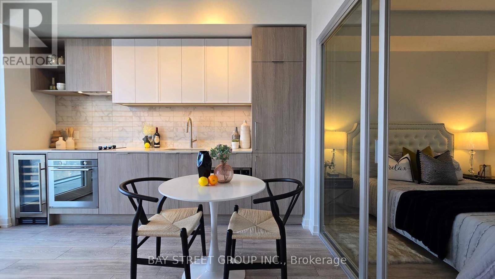 Toronto (humewood-cedarvale), ON M5P0A6,2020 Bathurst ST #1909