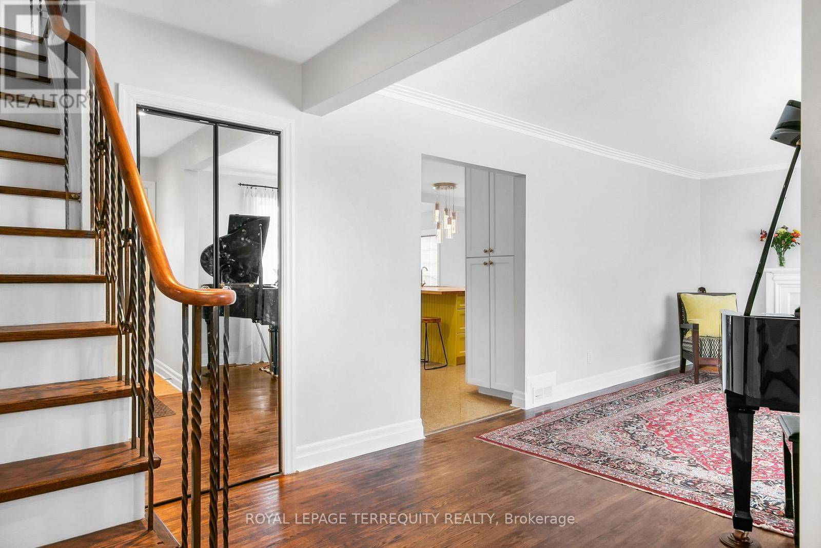 Toronto (newtonbrook East), ON M2M2G9,11 URBANDALE AVENUE