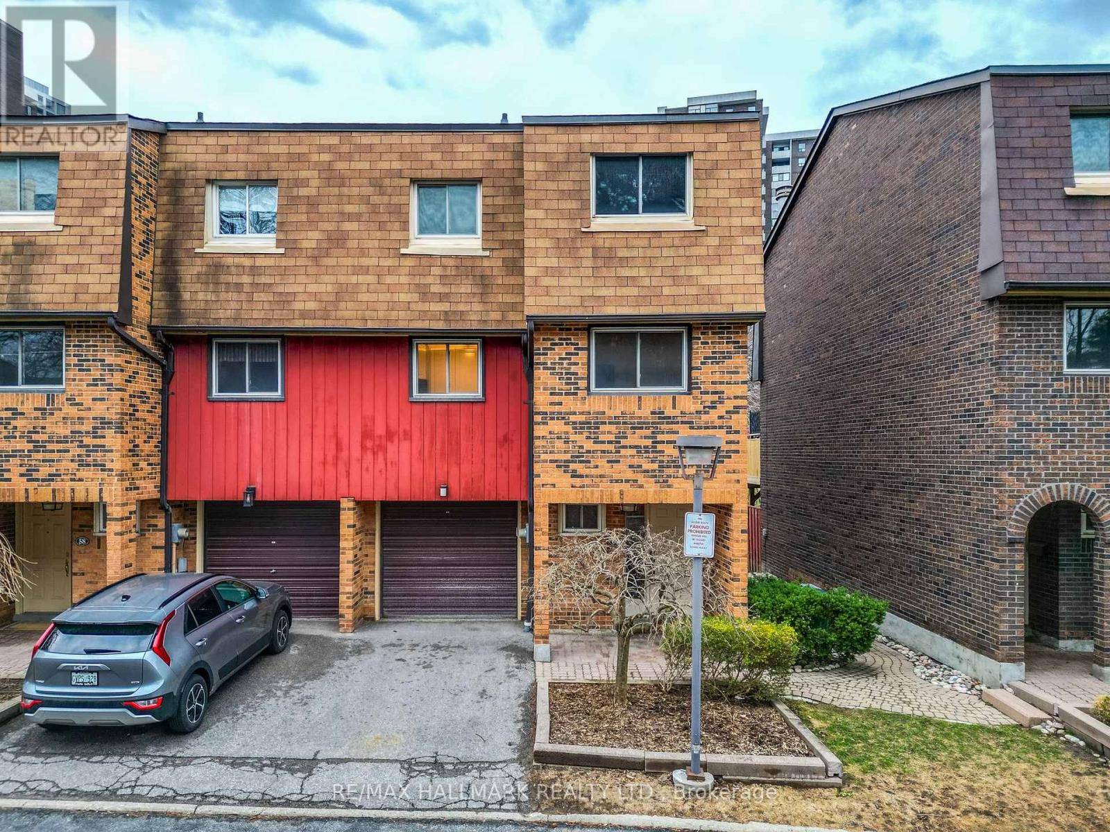 Toronto (pleasant View), ON M2J4T9,60 BARDS WALKWAY