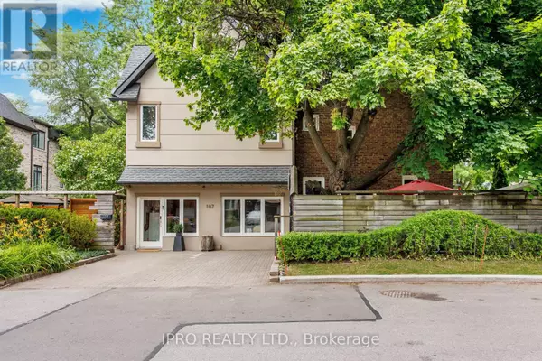 Toronto (bedford Park-nortown), ON M5N2W9,107 OTTER CRESCENT