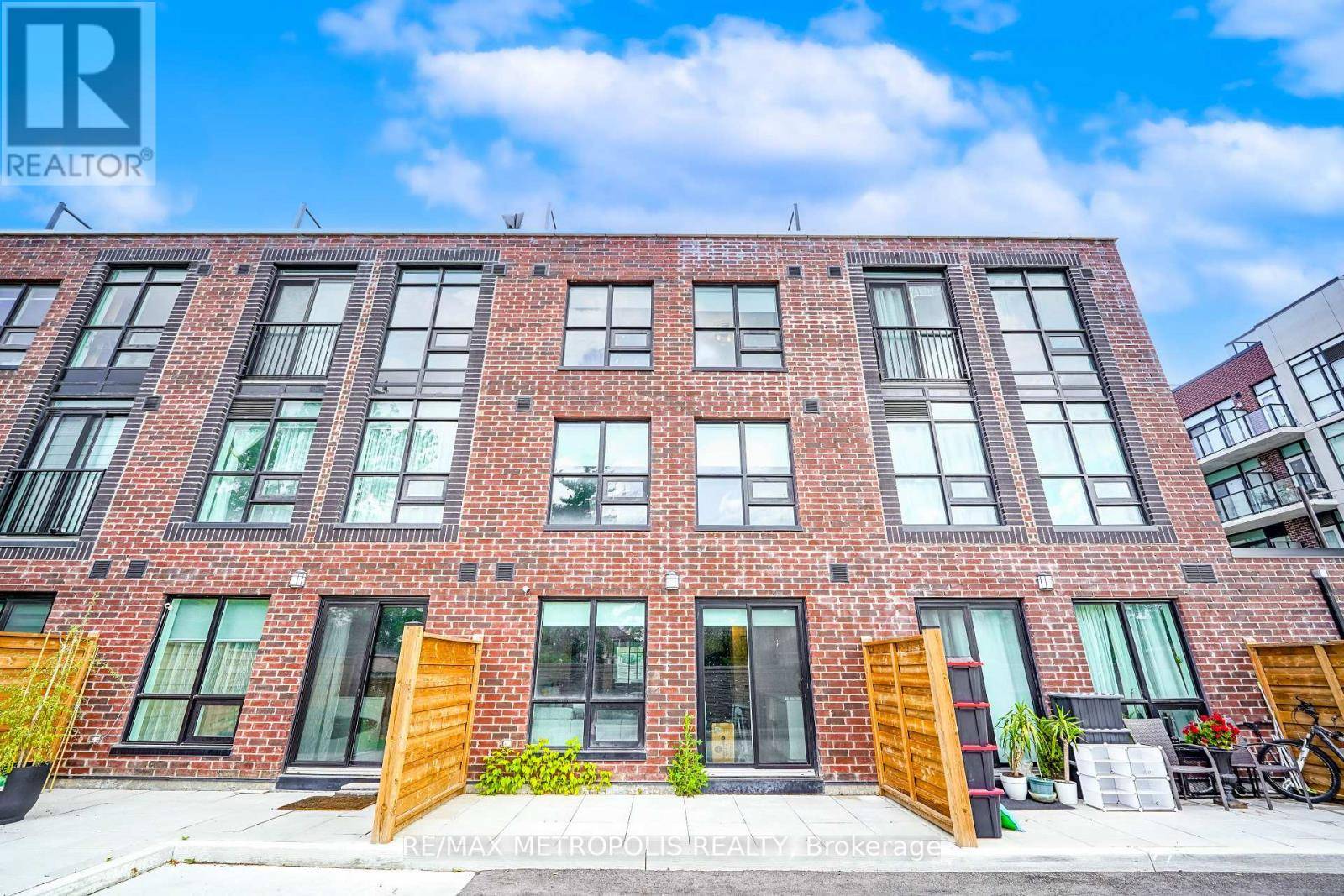 871 Sheppard AVE West #29, Toronto (clanton Park), ON M3H0E8