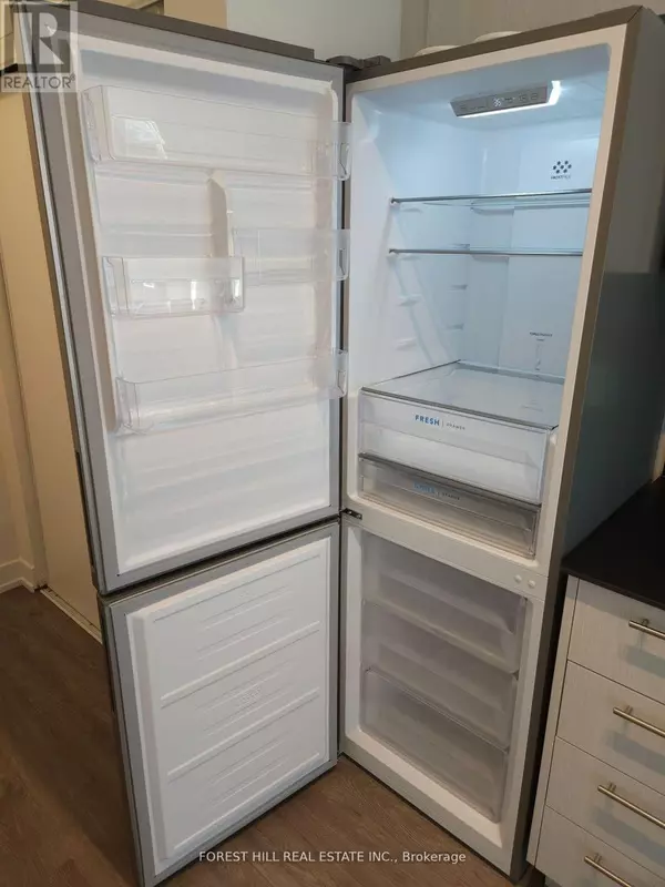 Toronto (clanton Park), ON M3H0E8,871 Sheppard AVE West #TH16