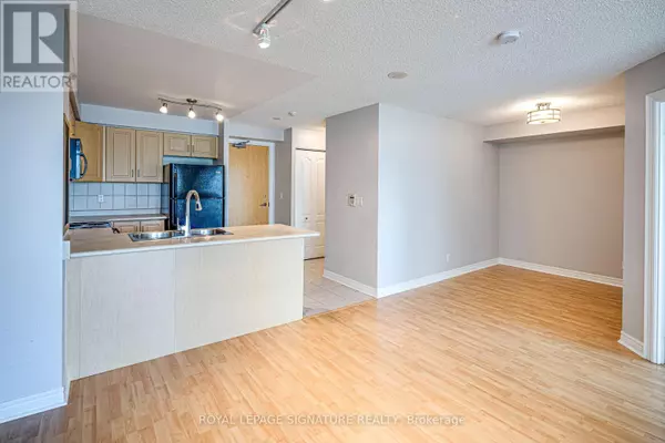 Toronto (mount Pleasant West), ON M4P0A3,212 Eglinton AVE #402
