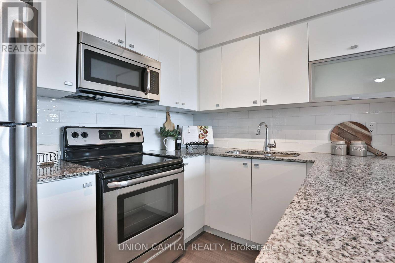 Toronto (niagara), ON M6K3R5,150 East Liberty ST #2403