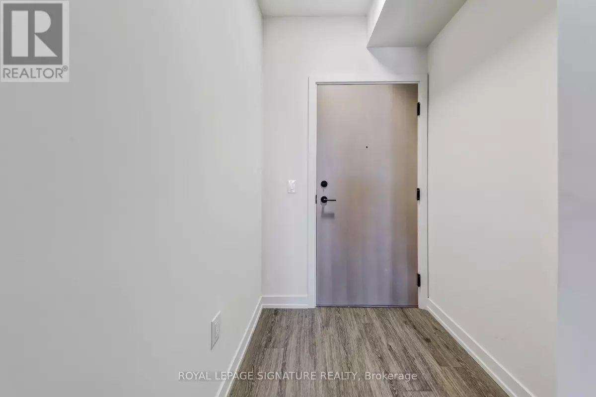 Toronto (dufferin Grove), ON M6R2B2,181 Sterling RD #410