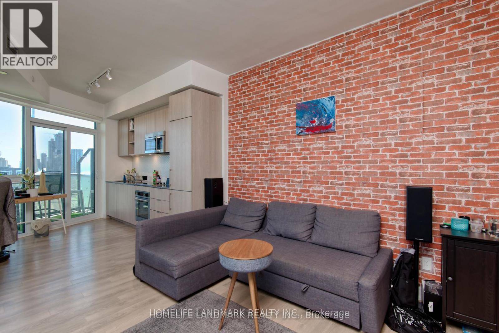 Toronto (niagara), ON M6K0C8,50 Ordnance ST #2209