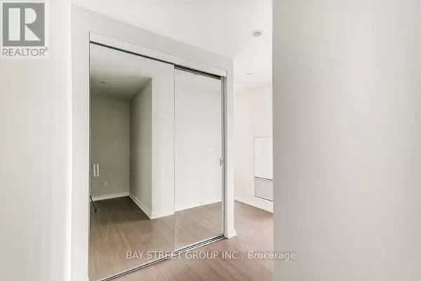 Toronto (waterfront Communities), ON M5V0G6,101 Peter ST #2311