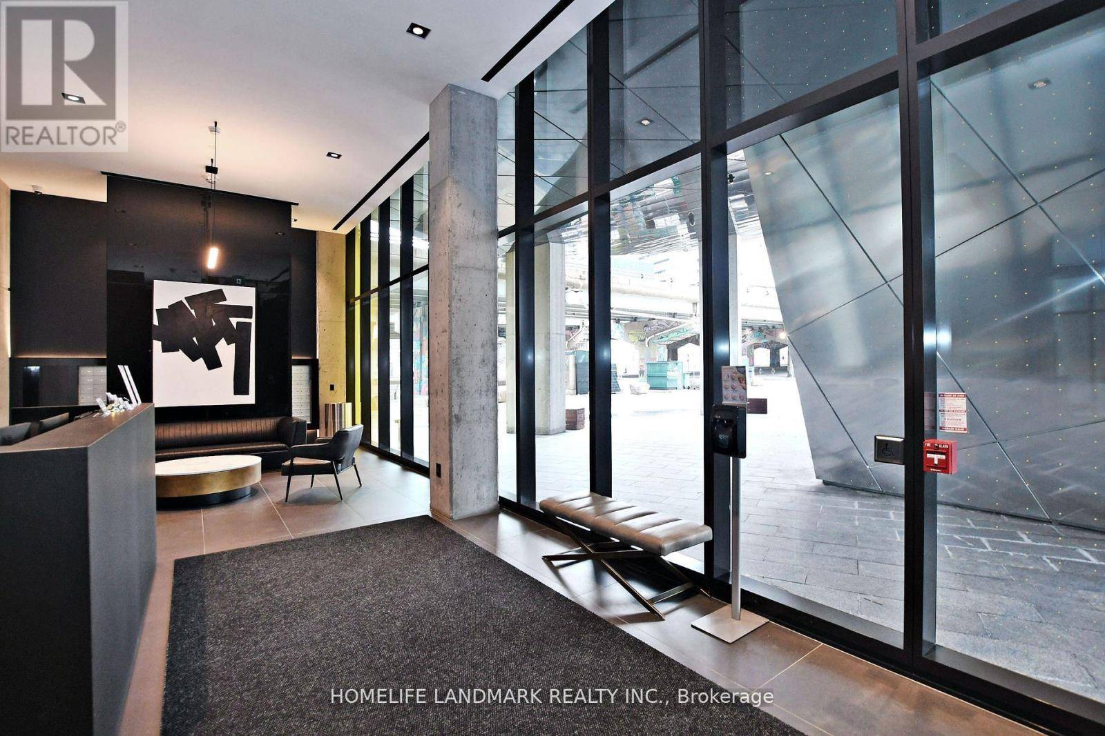 Toronto (waterfront Communities), ON M5A0T4,21 Lawren Harris SQ #1211