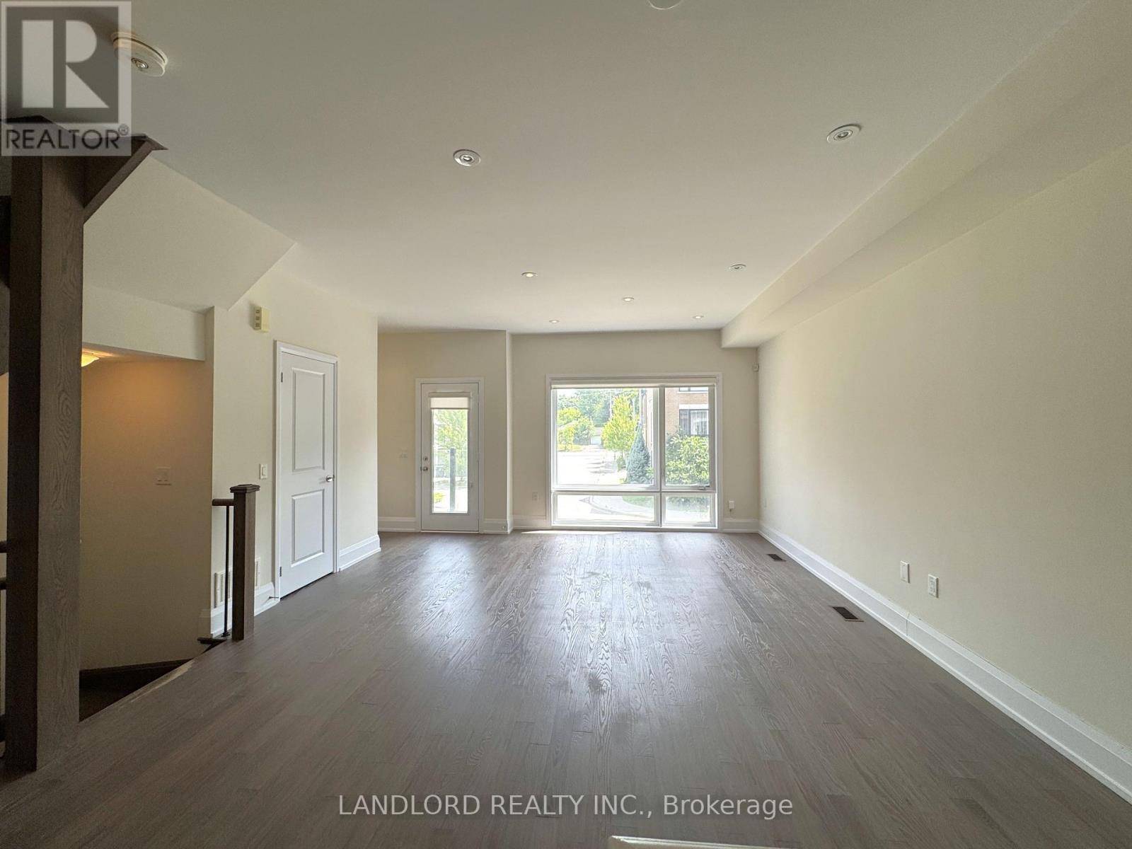 Toronto (newtonbrook East), ON M2N0K3,47 KENNETH WOOD CRESCENT