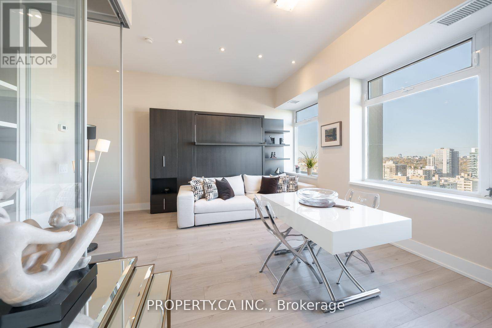 Toronto (yonge-st. Clair), ON M4V1N5,111 St Clair AVE West #1728