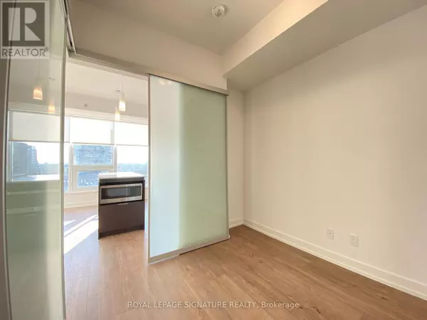 Toronto (kensington-chinatown), ON M5T1P9,203 College ST #903