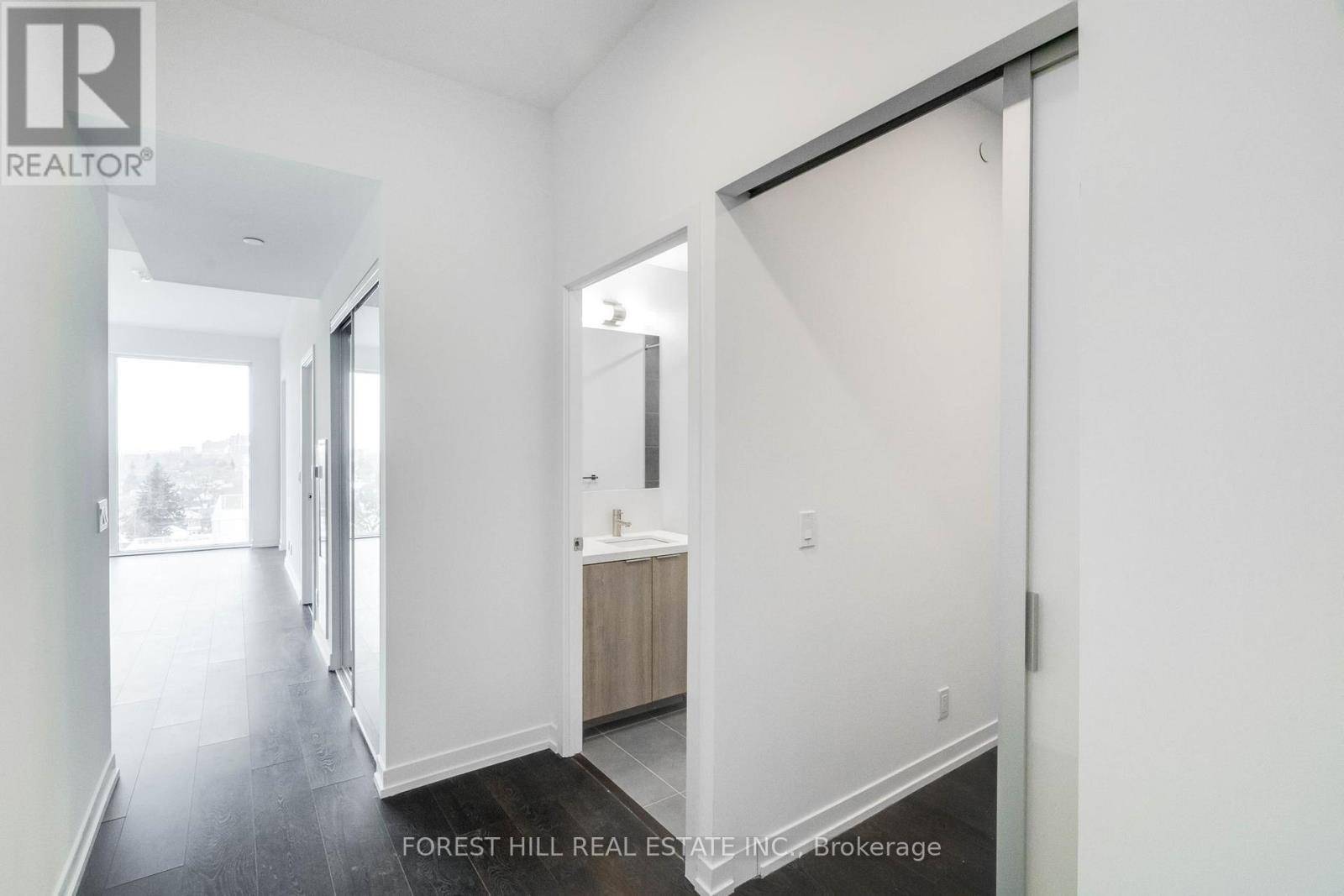 Toronto (forest Hill South), ON M5P0A6,2020 Bathurst ST #833
