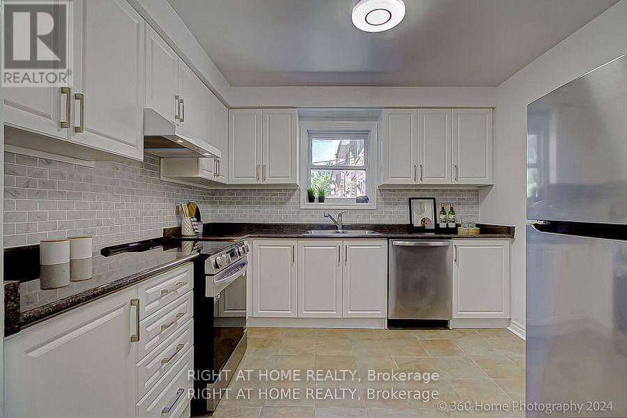 Toronto (victoria Village), ON M4A2K2,28 WYNDCLIFF CRESCENT