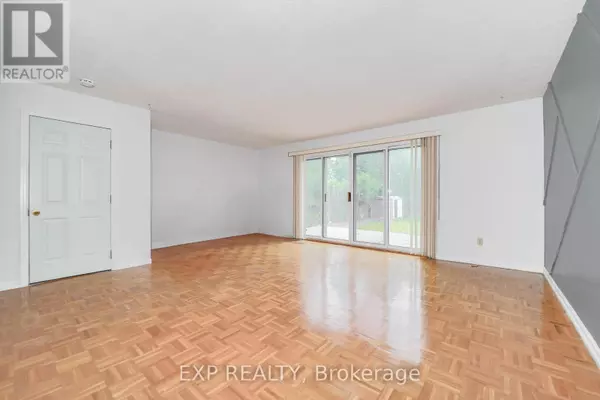 Toronto (hillcrest Village), ON M2H2N9,55 HOLLYBERRY TRAIL