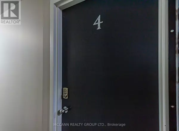 Toronto (lawrence Park North), ON M4N2L9,3317 Yonge ST #4