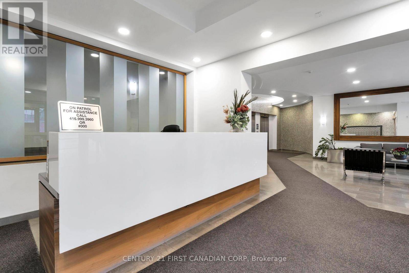 Toronto (rosedale-moore Park), ON M4T3A6,5 Rosehill AVE North #317
