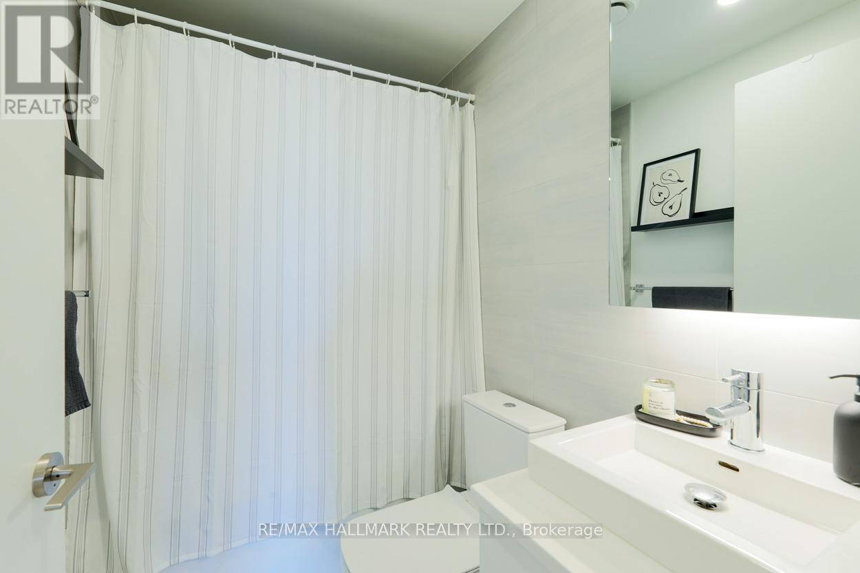 Toronto (waterfront Communities), ON M5A0T4,21 Lawren Harris SQ #407