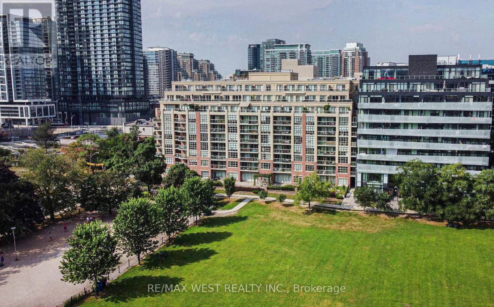 Toronto (niagara), ON M5V3X6,15 Stafford ST #705