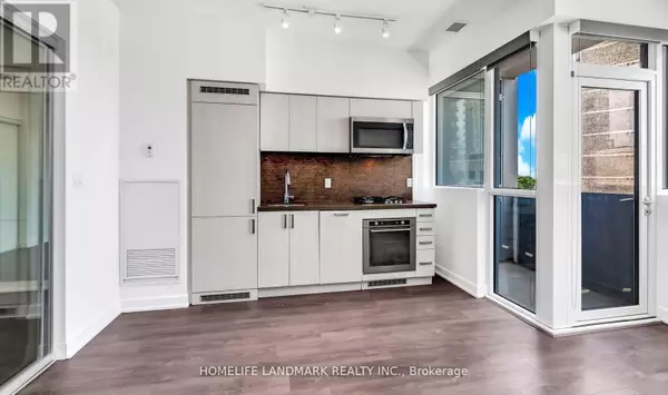 Toronto (casa Loma), ON M5P0A2,501 St Clair AVE West #419