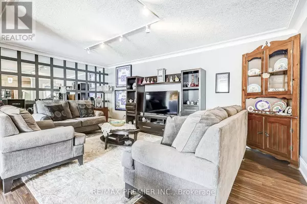 Toronto (westminster-branson), ON M2R3T2,133 Torresdale AVE #101