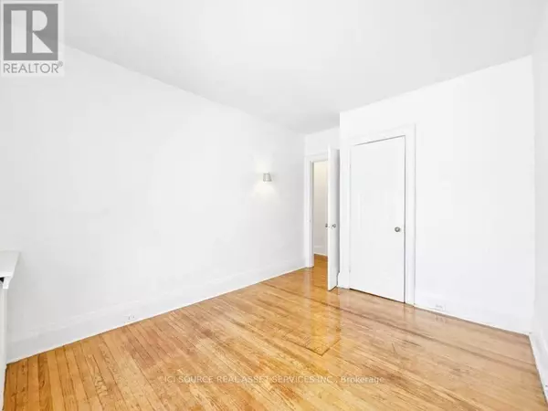 Toronto (annex), ON M5R1L7,12 Kendal AVE #5