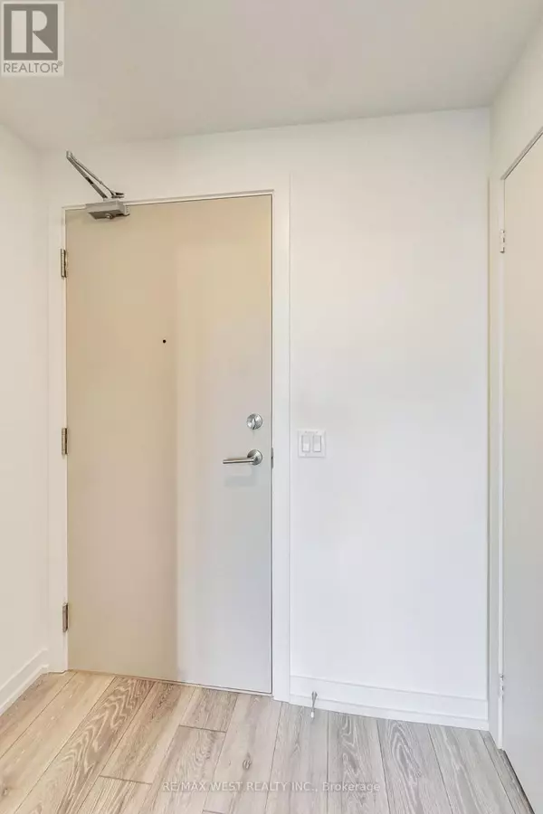 Toronto (humewood-cedarvale), ON M5P0A6,2020 Bathurst ST North #505