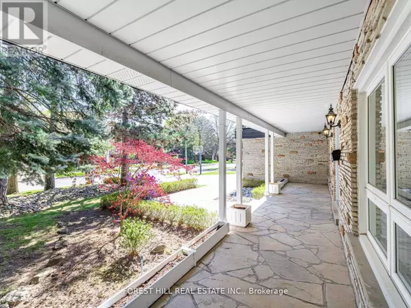 Toronto (banbury-don Mills), ON M3B3G5,16 SAGEWOOD DRIVE