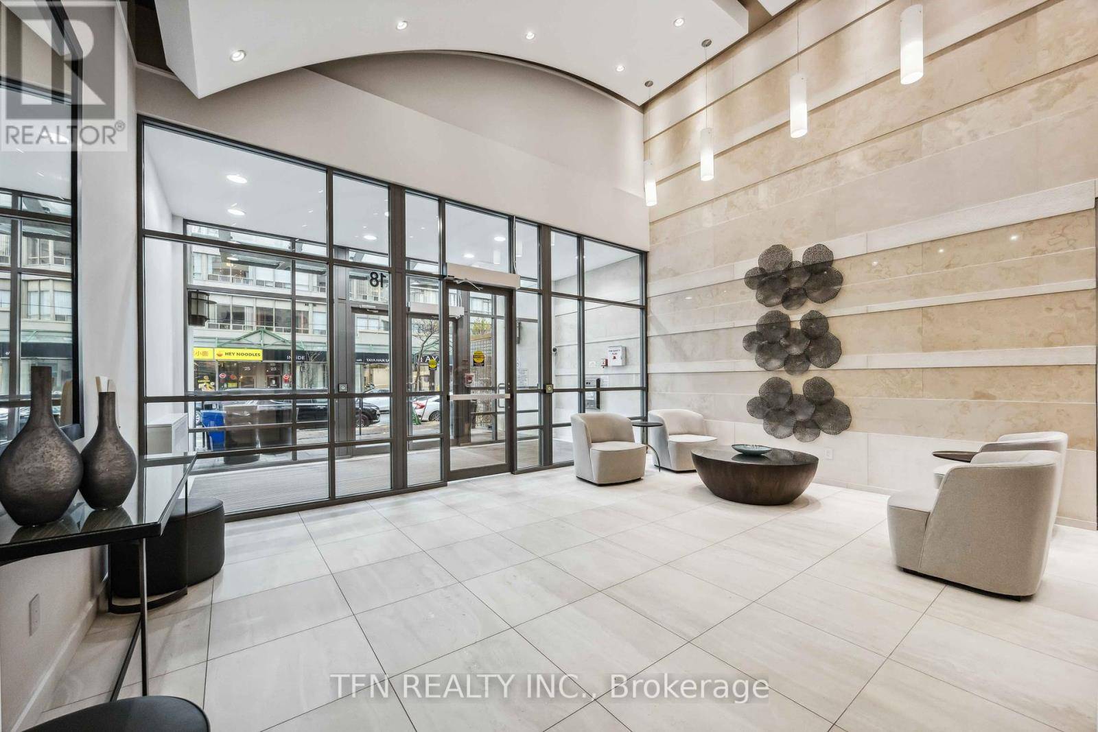 Toronto (willowdale East), ON M2N7M2,18 Spring Garden AVE #109