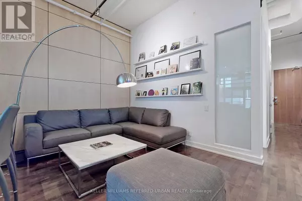 Toronto (niagara), ON M6K1X1,43 Hanna AVE #605