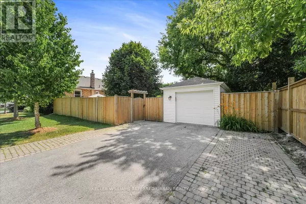 Toronto (lansing-westgate), ON M2N1J9,274 POYNTZ AVENUE