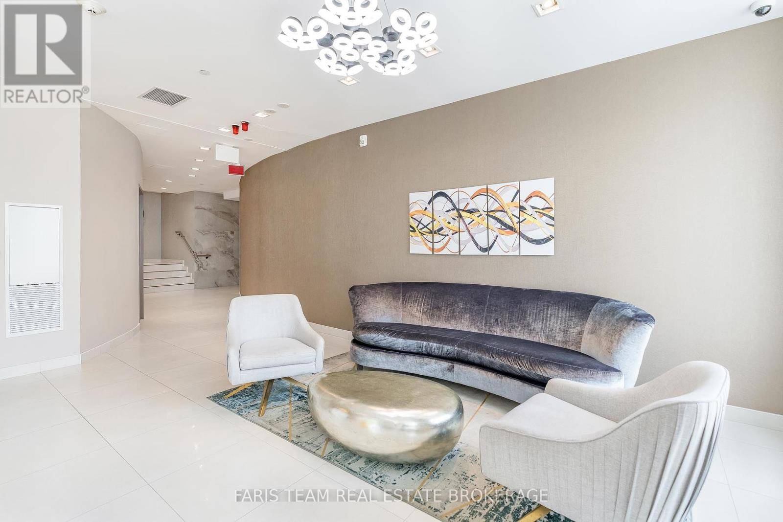 Toronto (clanton Park), ON M3H2S9,741 Sheppard AVE West #401