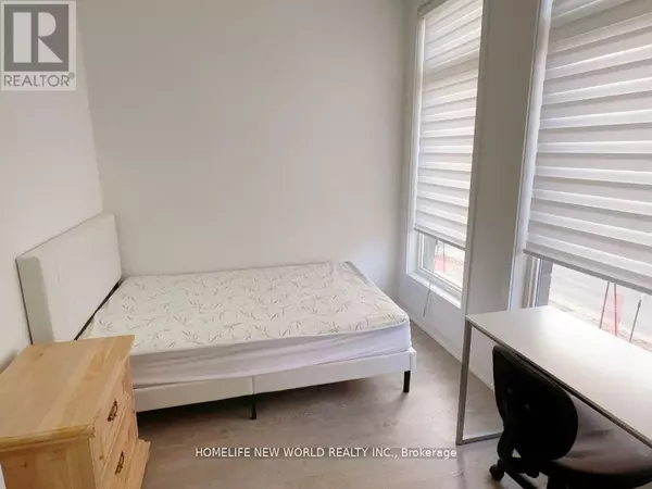 Toronto (englemount-lawrence), ON M6A0E2,72 Hooyo TER #Room 2