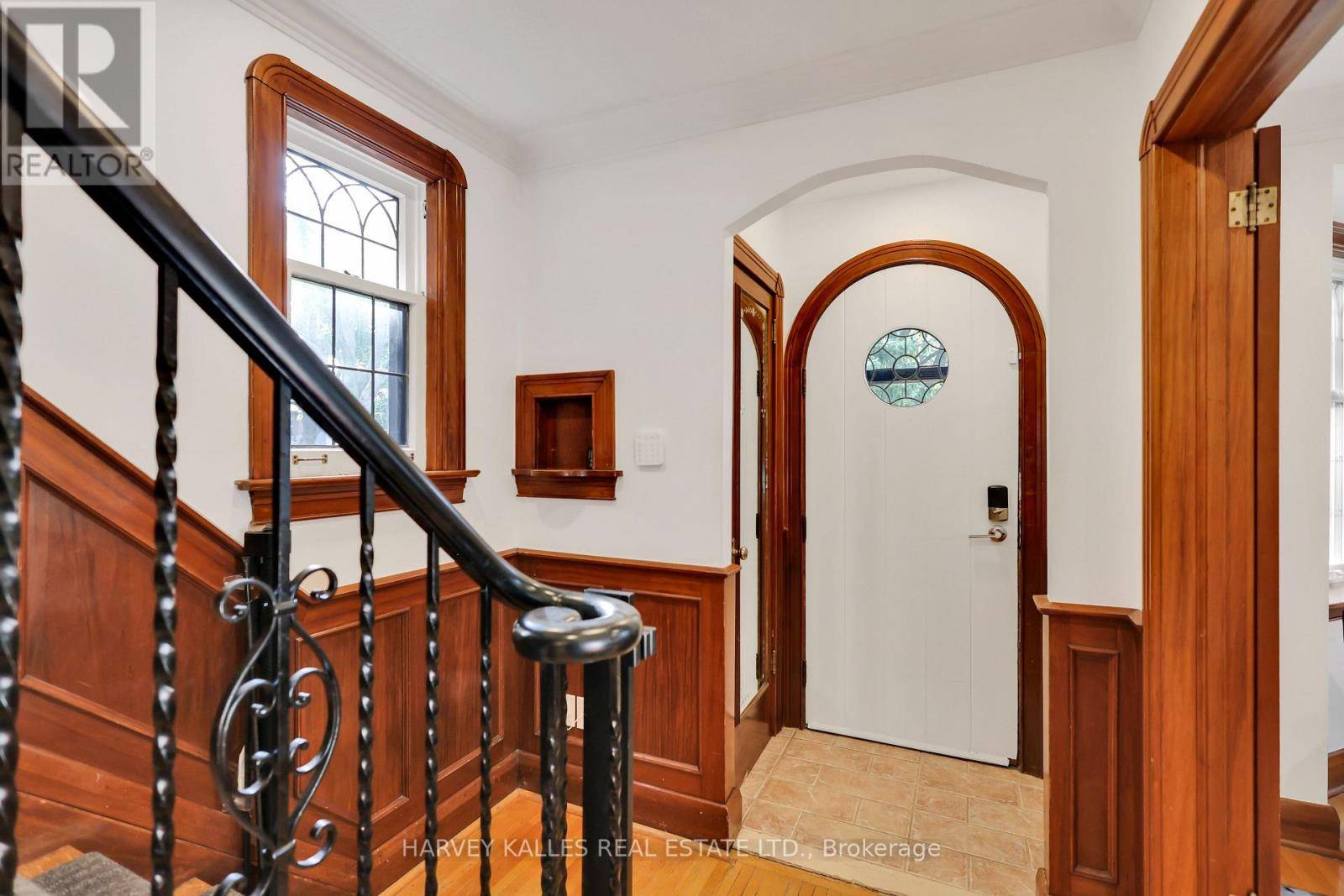Toronto (forest Hill North), ON M6C2H6,109 WHITMORE AVENUE
