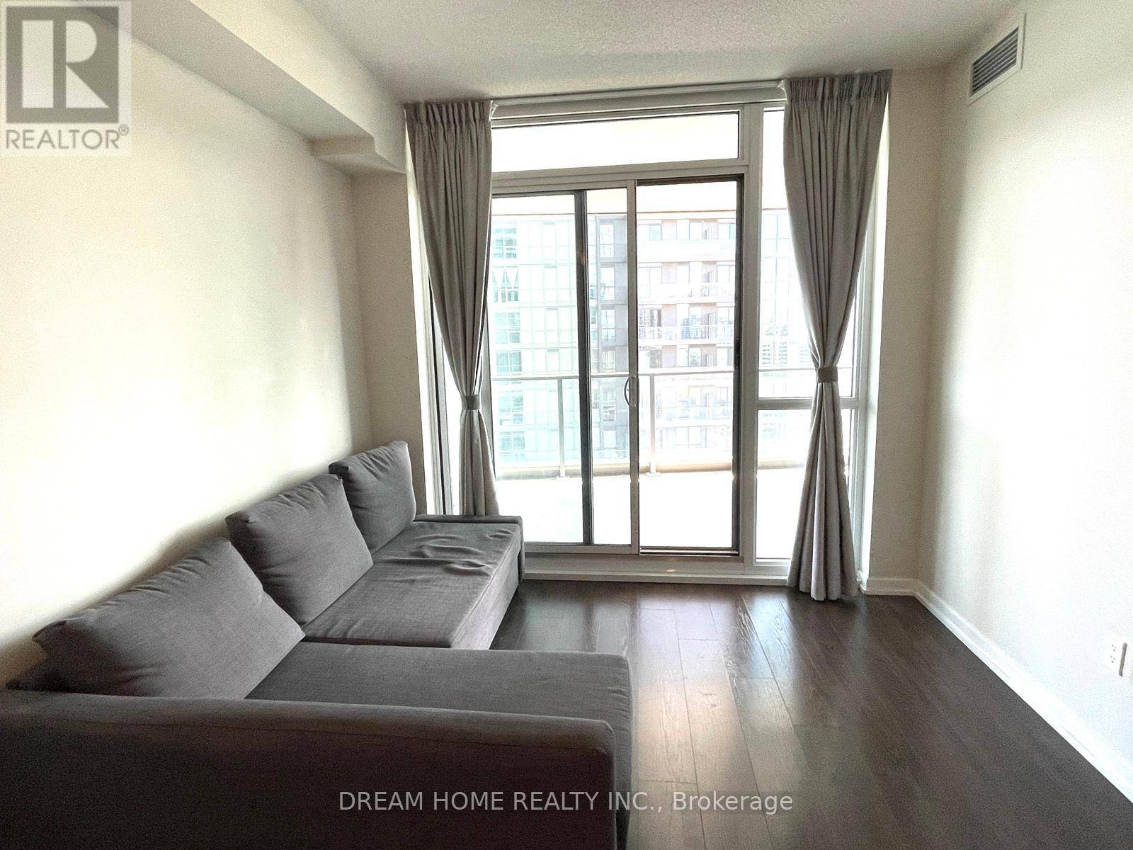 Toronto (henry Farm), ON M2J0E3,50 Forest Manor RD #1001