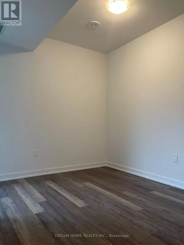 Toronto (lawrence Park North), ON M5M1B2,250 Lawrence AVE West #218