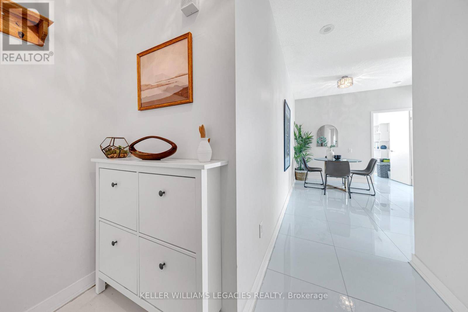 Toronto (bayview Village), ON M2K0B3,29 Singer CT #2702